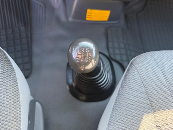 Toyota HiAce 21 of 30