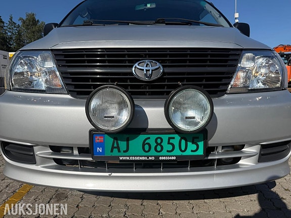 Toyota HiAce 11 of 30