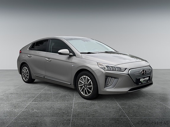 Hyundai IONIQ 11 of 13