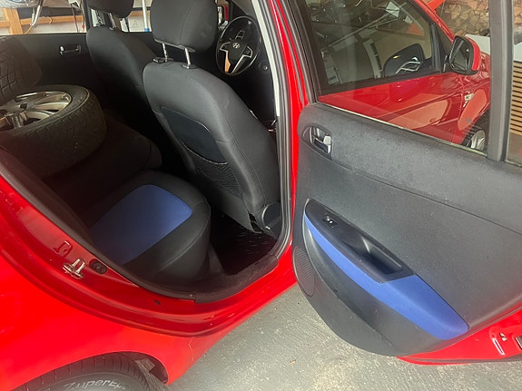 Hyundai i20 3 of 8