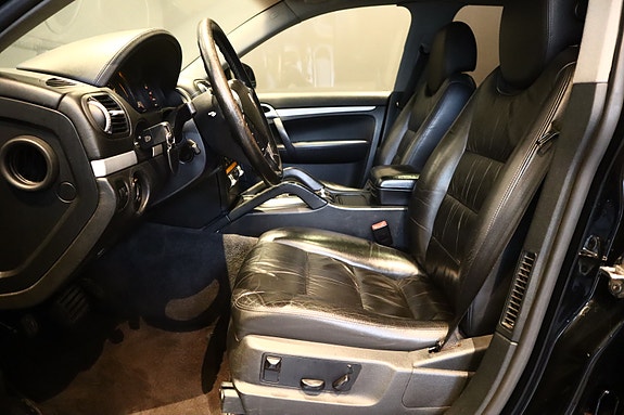 Porsche Cayenne 26 of 29