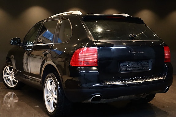 Porsche Cayenne 7 of 29