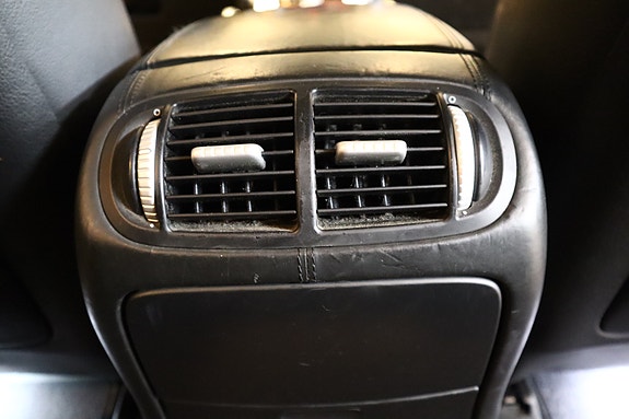 Porsche Cayenne 28 of 29