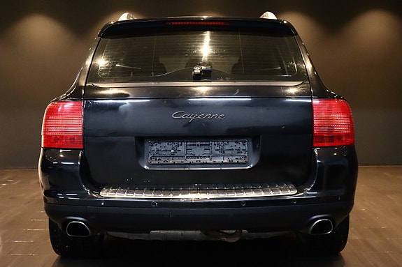 Porsche Cayenne 8 of 29