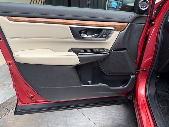 Honda CR-V 10 of 30