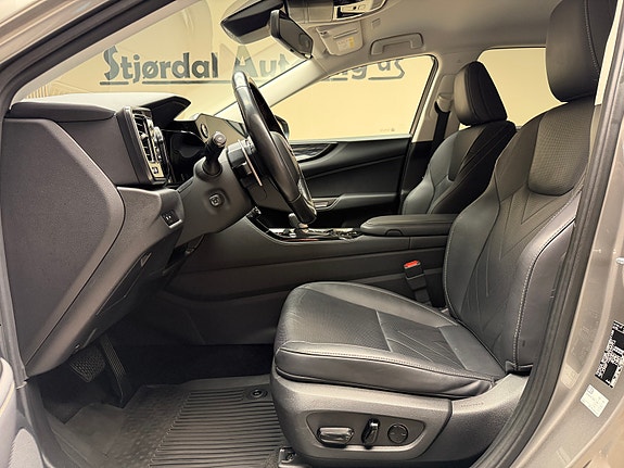Lexus NX450h 12 of 30