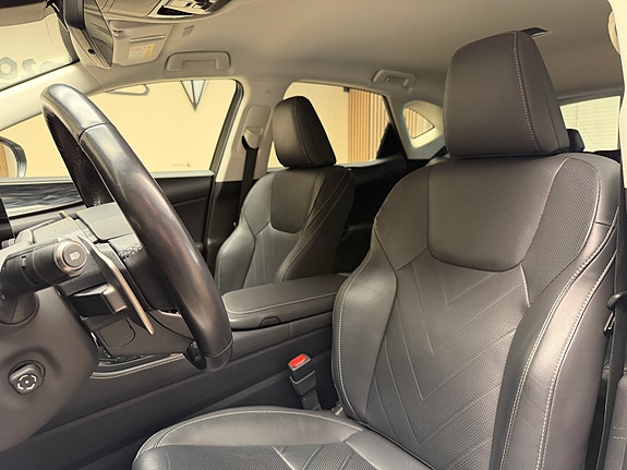 Lexus NX450h 14 of 30