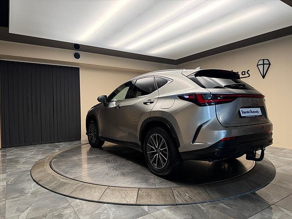 Lexus NX450h 3 of 30
