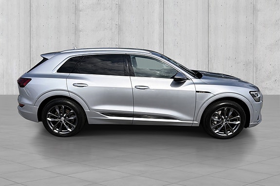 Audi e-tron 7 of 20