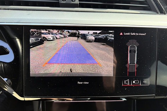 Audi e-tron 13 of 20