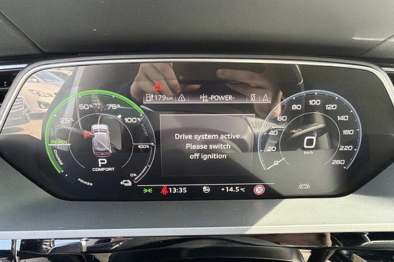 Audi e-tron 12 of 20