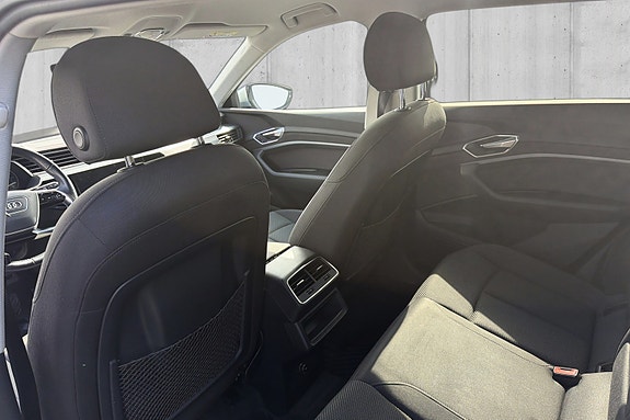 Audi e-tron 17 of 20