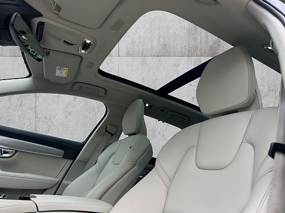 Volvo V90 23 of 30