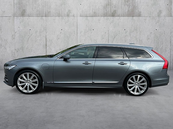 Volvo V90 2 of 30