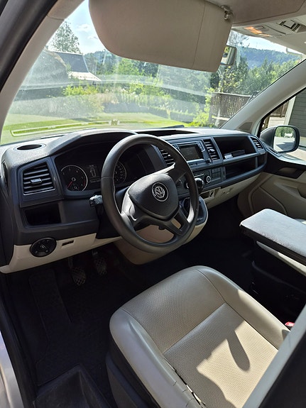 Volkswagen Transporter 14 of 16