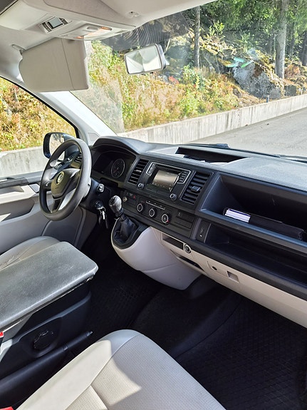 Volkswagen Transporter 11 of 16