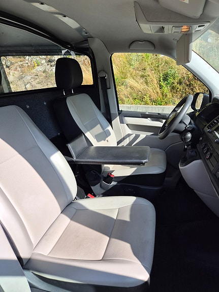 Volkswagen Transporter 12 of 16
