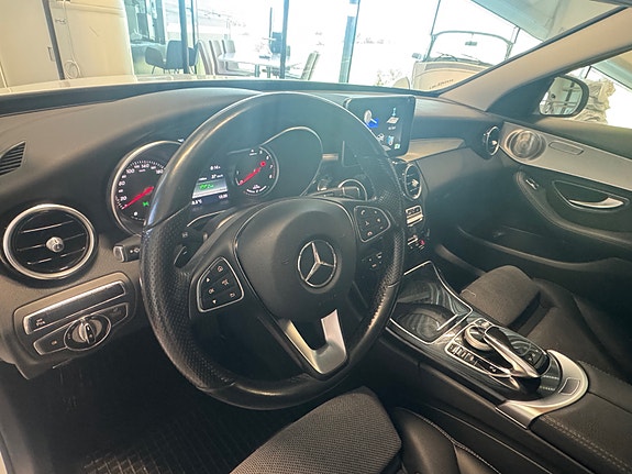 Mercedes-Benz C350 e 13 of 18