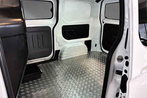 BYD eTP3 29 of 30