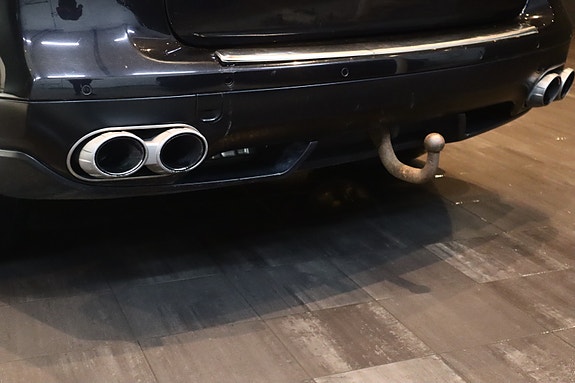 Porsche Cayenne 10 of 28