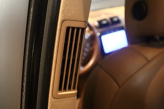 Porsche Cayenne 27 of 28