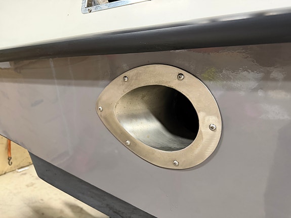 Obsession 33 – 435 hk Volvo Penta – RÅ sjøegenskaper og Steppet skrog 18 of 29
