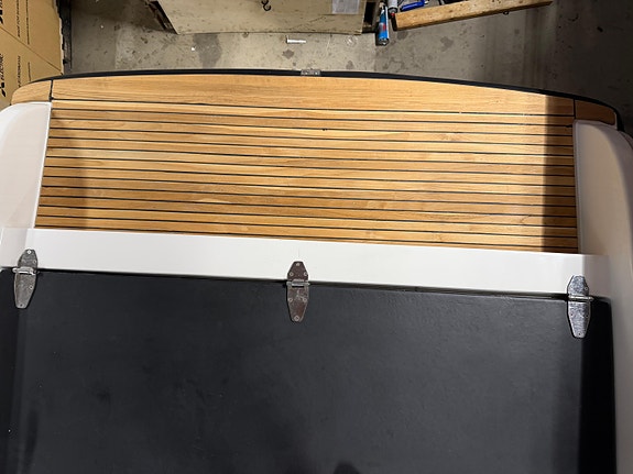 Obsession 33 – 435 hk Volvo Penta – RÅ sjøegenskaper og Steppet skrog 15 of 29
