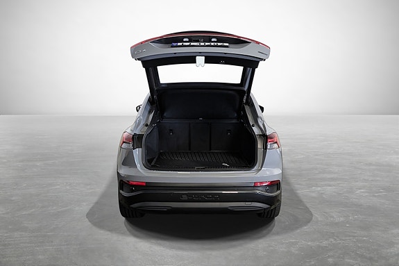 Audi e-tron 8 of 27
