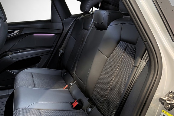Audi e-tron 22 of 27