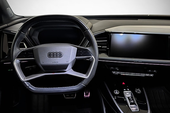 Audi e-tron 13 of 27