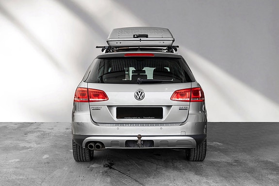 Volkswagen Passat Alltrack 5 of 22