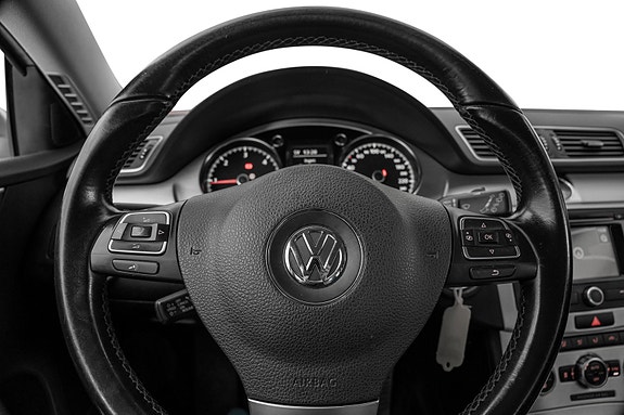Volkswagen Passat Alltrack 10 of 22