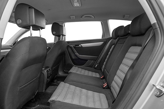 Volkswagen Passat Alltrack 19 of 22