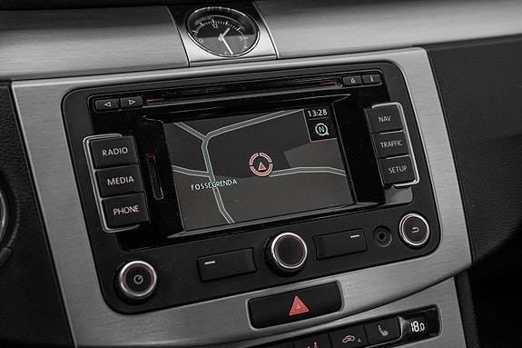 Volkswagen Passat Alltrack 13 of 22