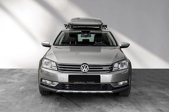 Volkswagen Passat Alltrack 3 of 22