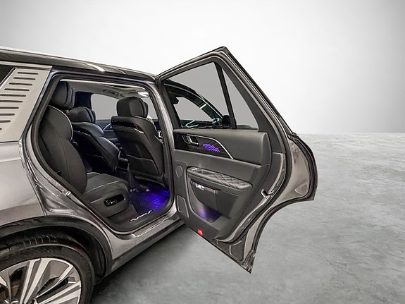 Hongqi E-HS9 22 of 30