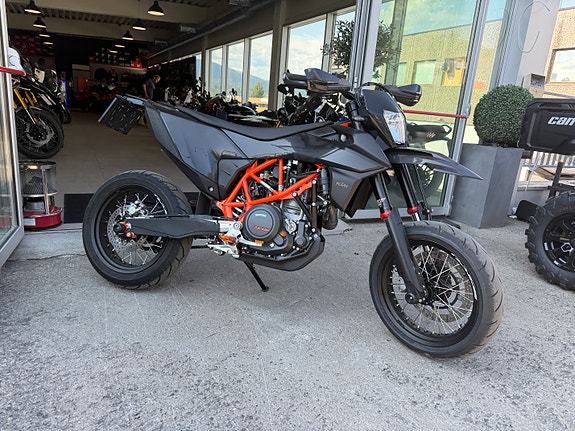 KTM 690 SMC R 8 of 14