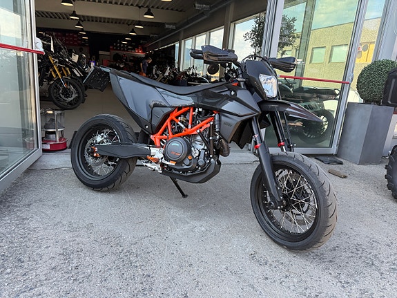 KTM 690 SMC R 7 of 14