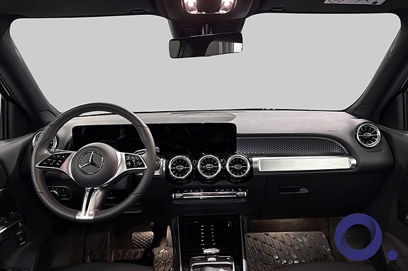 Mercedes-Benz EQB300 13 of 18