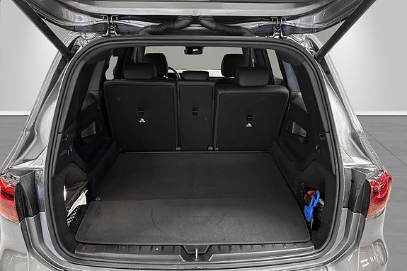 Mercedes-Benz EQB300 9 of 18