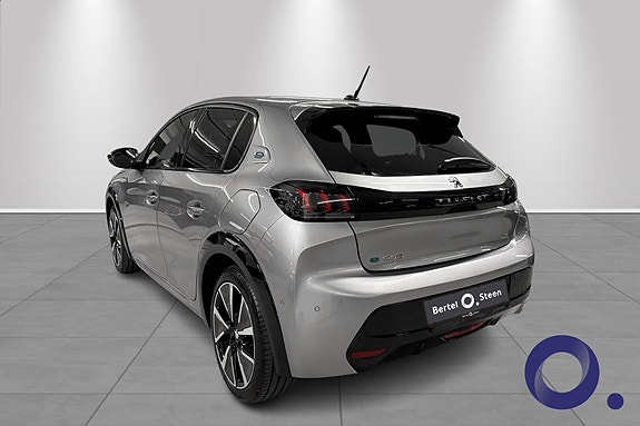 Peugeot e-208 6 of 18