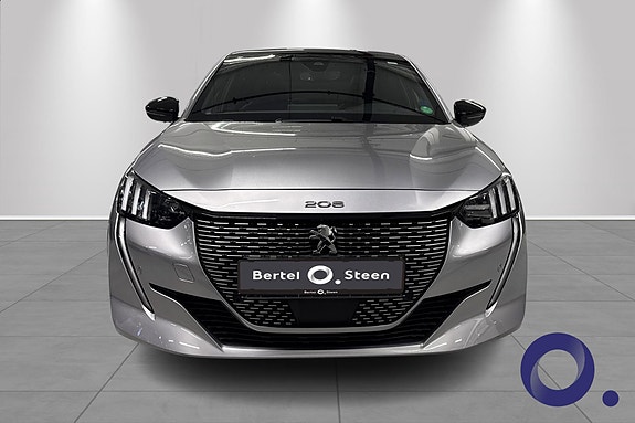 Peugeot e-208 2 of 18