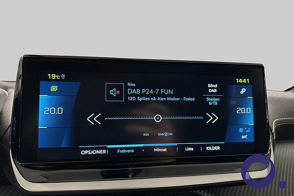 Peugeot e-208 17 of 18