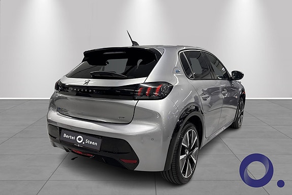 Peugeot e-208 8 of 18
