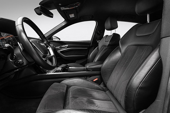 Audi e-tron 10 of 30