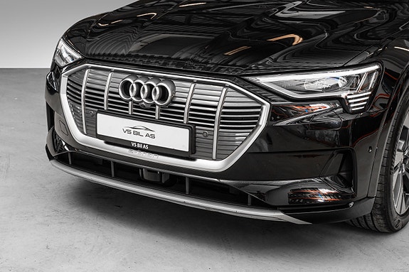 Audi e-tron 2 of 30