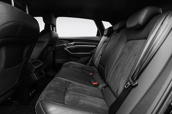 Audi e-tron 15 of 30