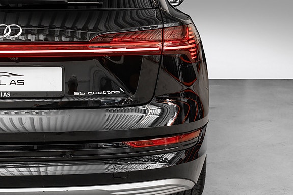 Audi e-tron 6 of 30