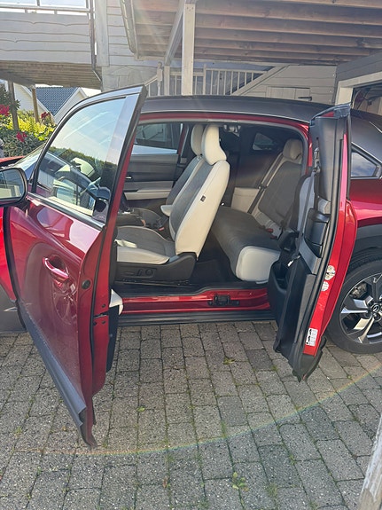 Mazda MX-30 8 of 12