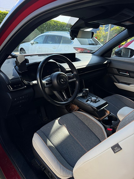 Mazda MX-30 7 of 12